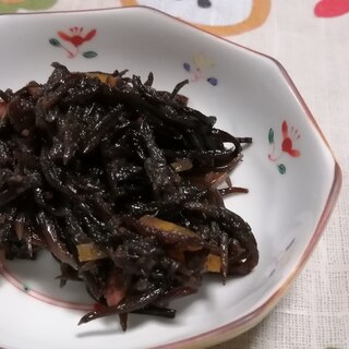 潮が香るひじきの煮物